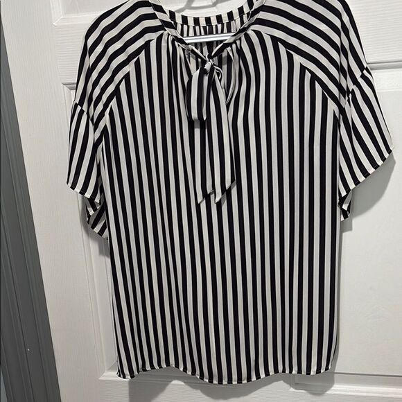 Loft Women's Tie Back Top - Picture 4 of 6